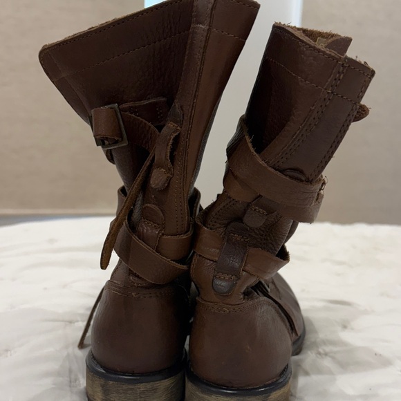 Steve Madden Dark Brown Lace-Up Leather Boots - Picture 3 of 8